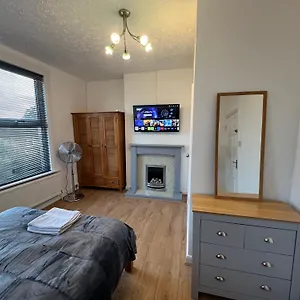Private In Victorian House, Forest Hill, Guest house
