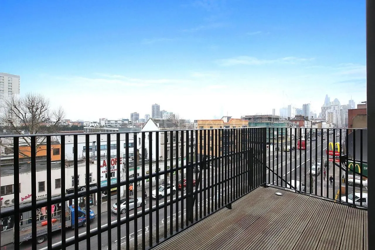 Xquisite Stay Penthouse Apartment London Bed & Breakfast