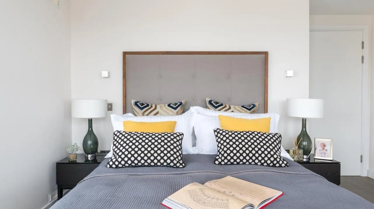 Bed & Breakfast Xquisite Stay Penthouse Apartment London