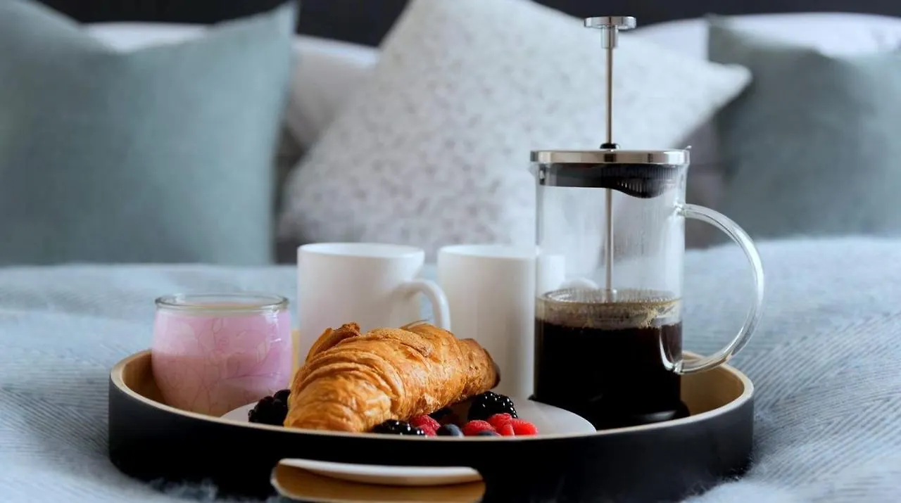 Xquisite Stay Penthouse Apartment London Bed & Breakfast