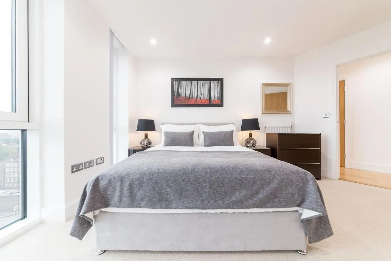 Bed & Breakfast Xquisite Stay Penthouse Apartment London